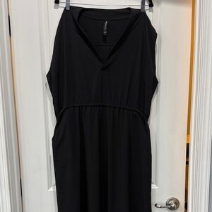 Athleta Marlow Black Sleeveless V-Neck Midi with Elastic Waist